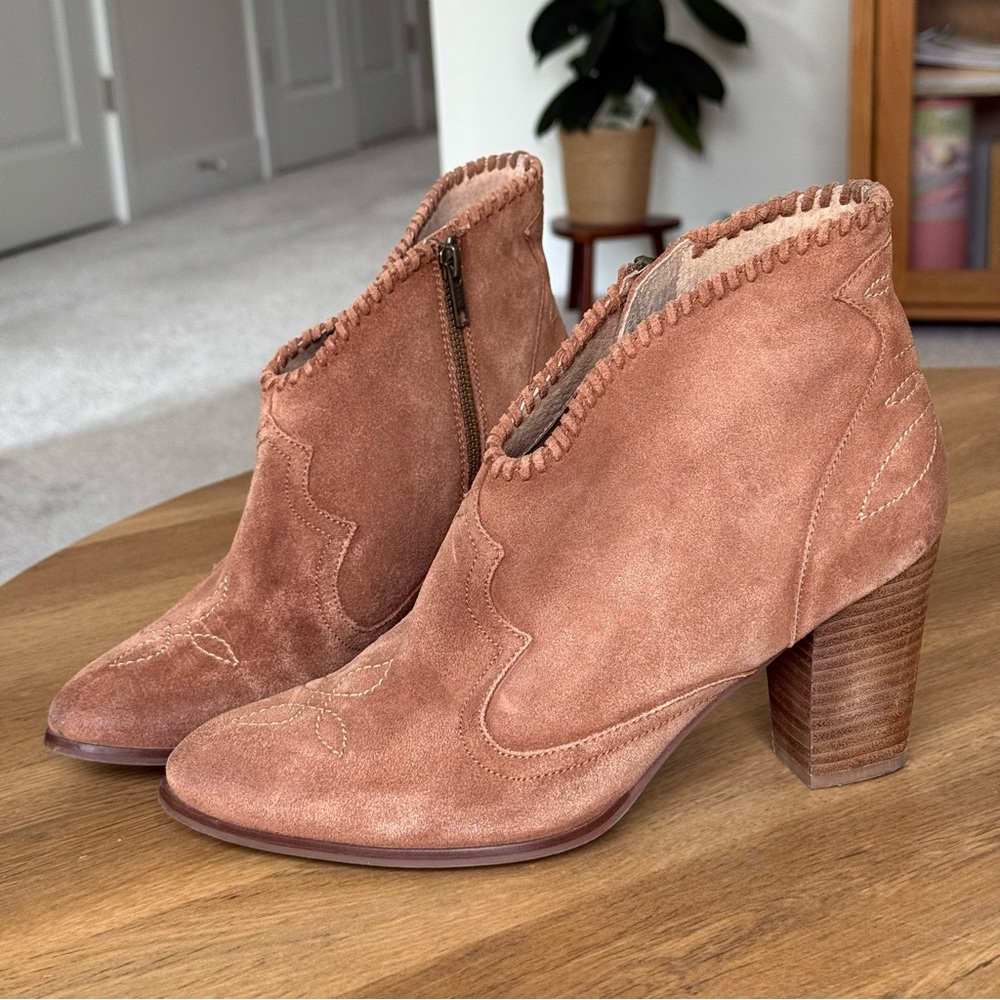 Ariat Unbridled Eva Bootie Ankle Boots Tan Cognac Genuine Suede 9.5